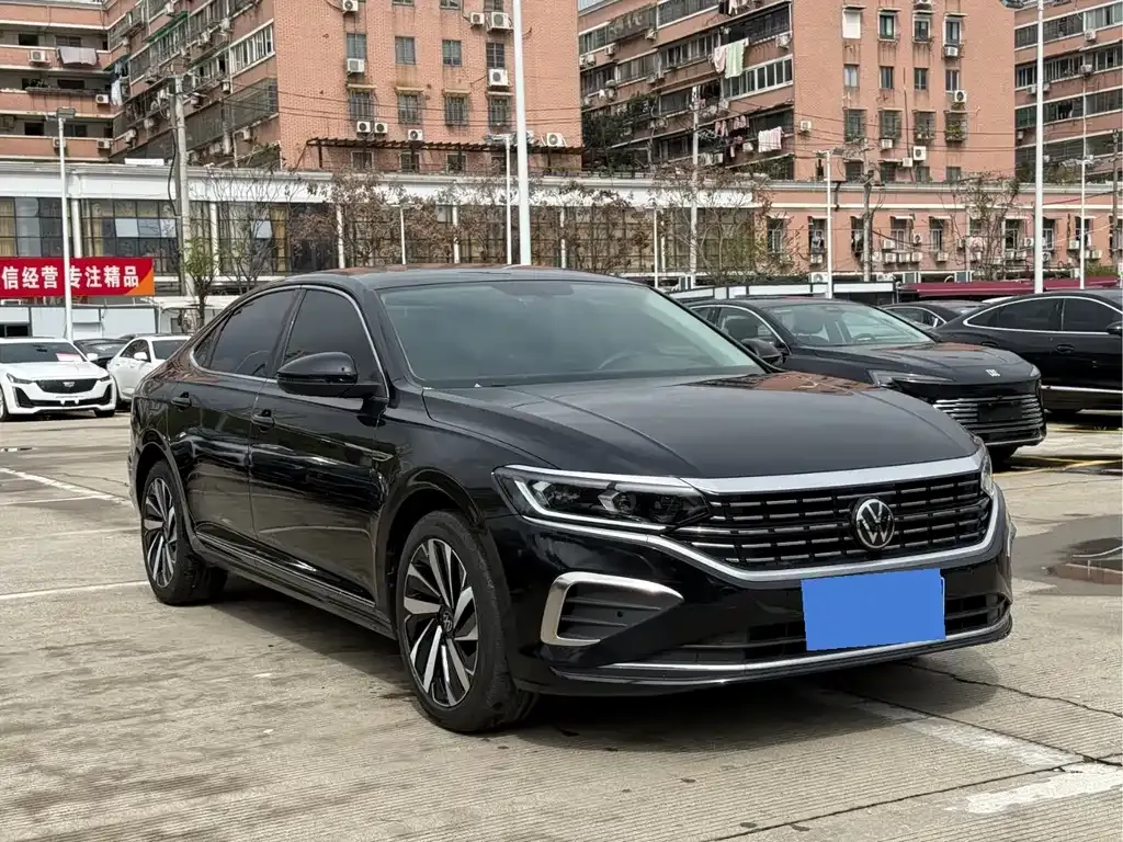 Volkswagen Passat — фото 7