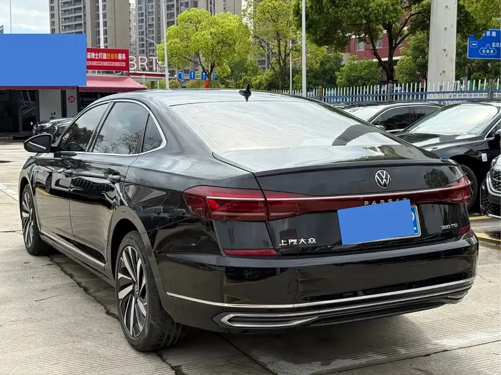 Volkswagen Passat — фото 6