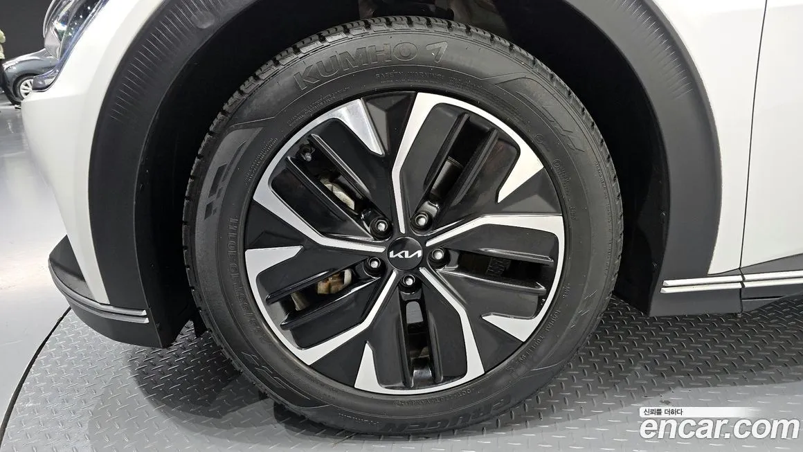 Kia EV6 — фото 7