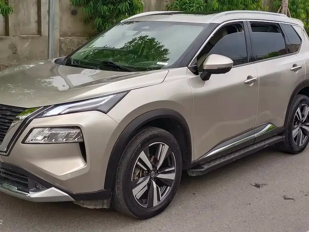 Nissan X-Trail — фото 1