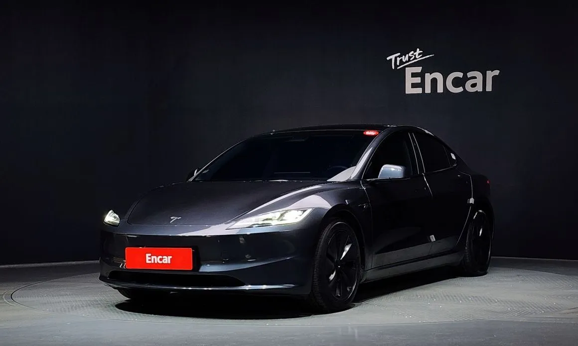Tesla Model 3 — фото 1