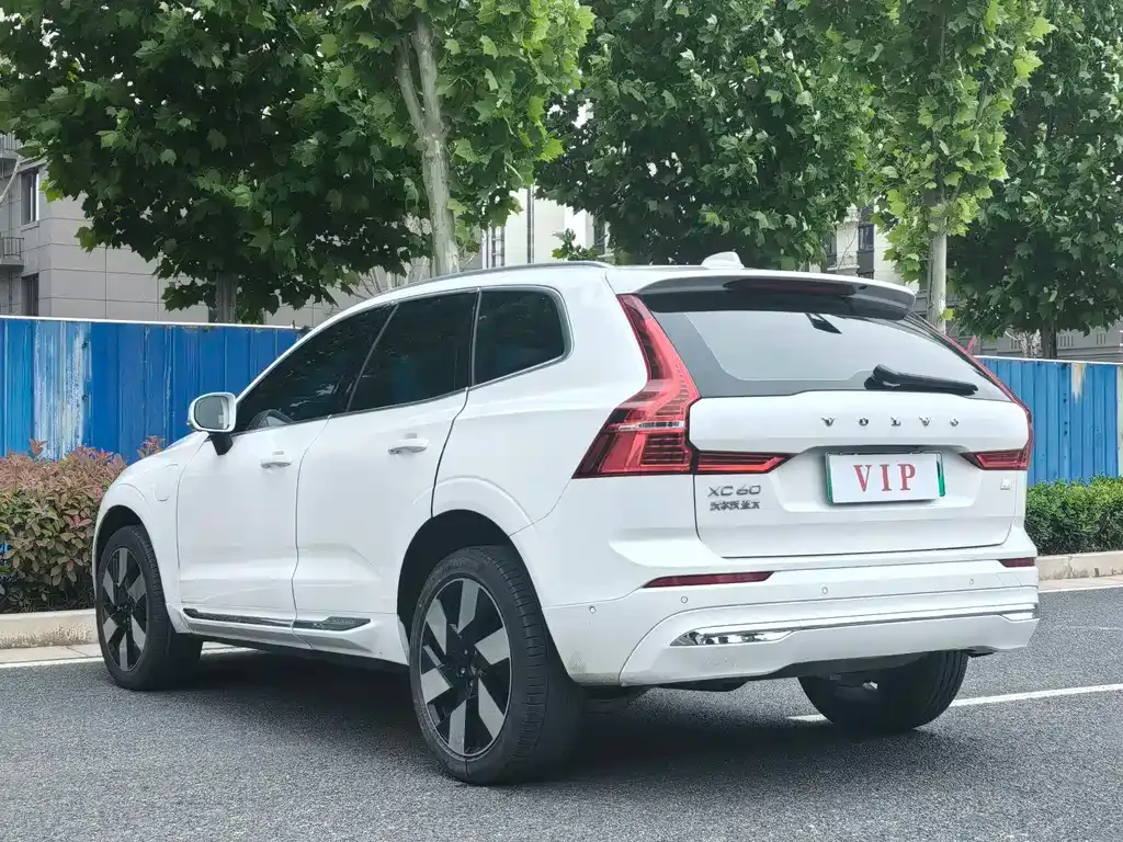Volvo XC60 PHEV 2024 из CN, фото 5