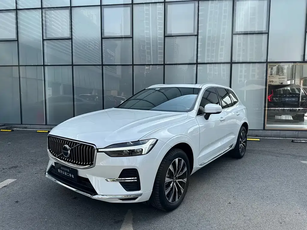 Volvo XC60 — фото 1