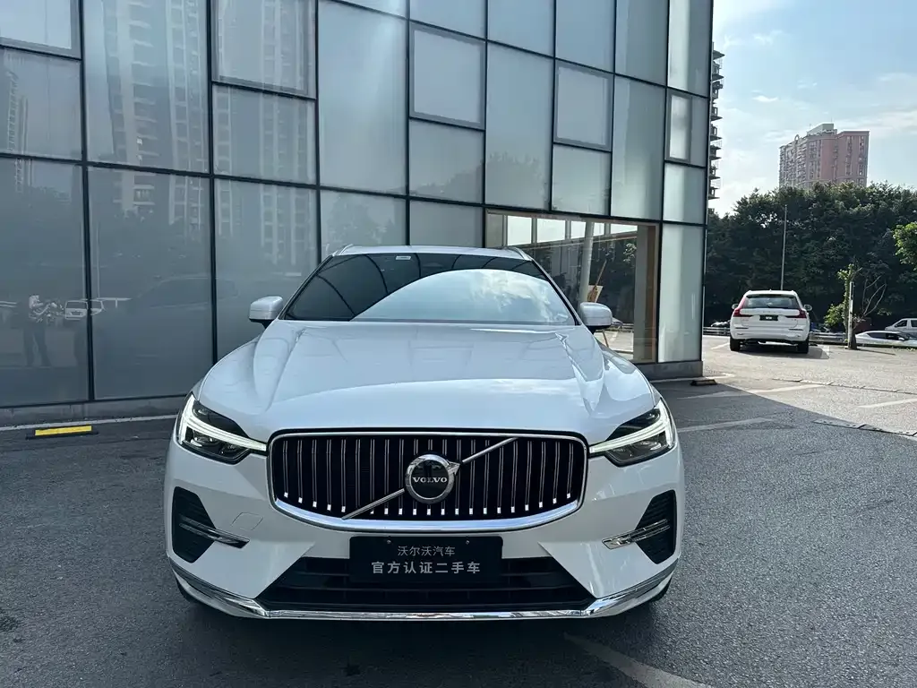 Volvo XC60 — фото 7