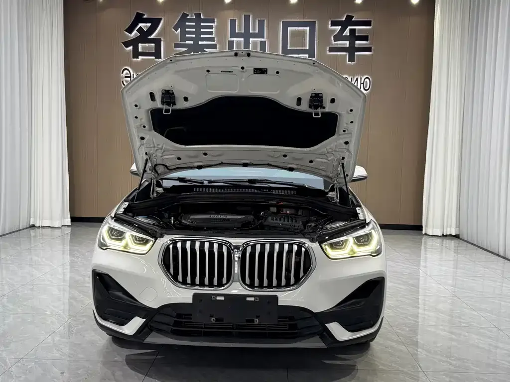 BMW X1 — фото 8