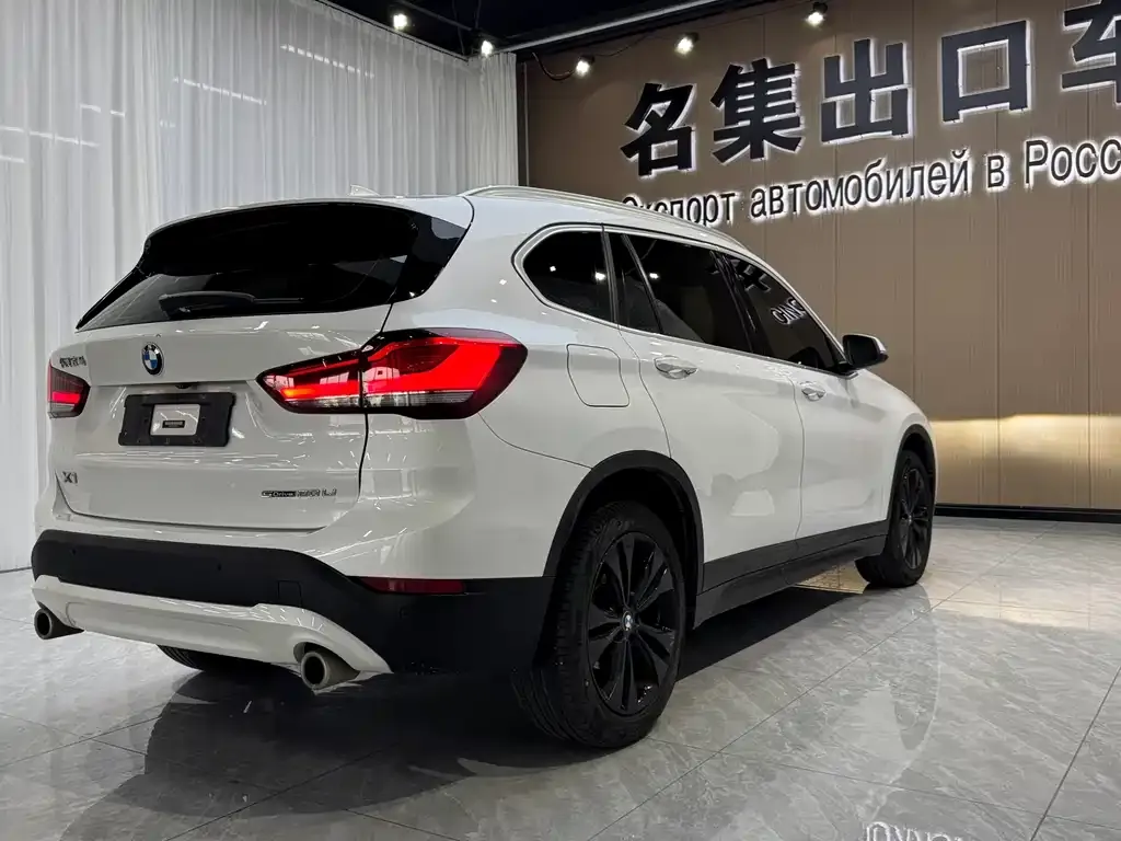 BMW X1 — фото 10