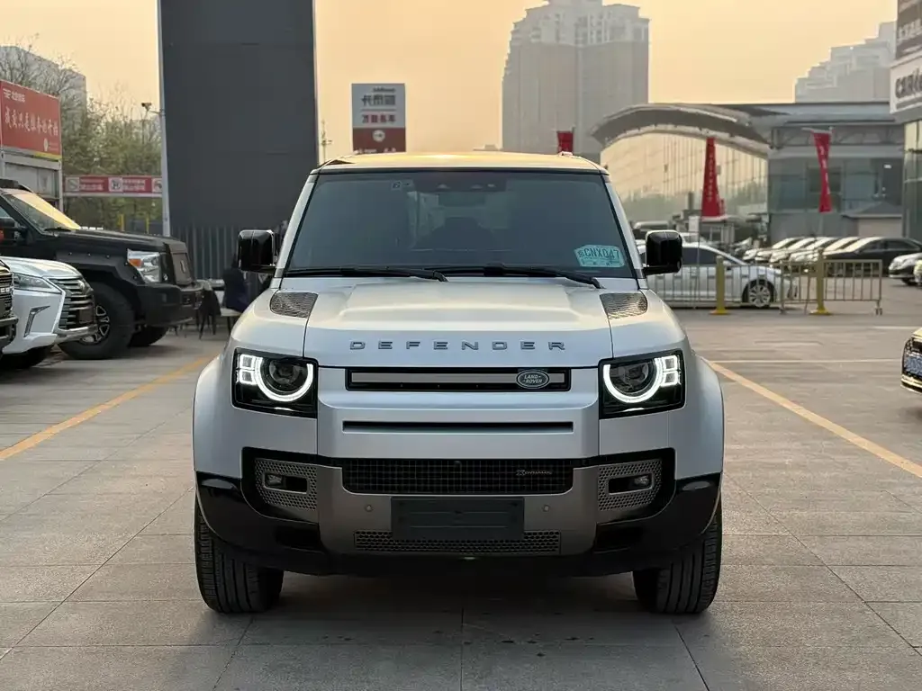 Land Rover Defender — фото 1