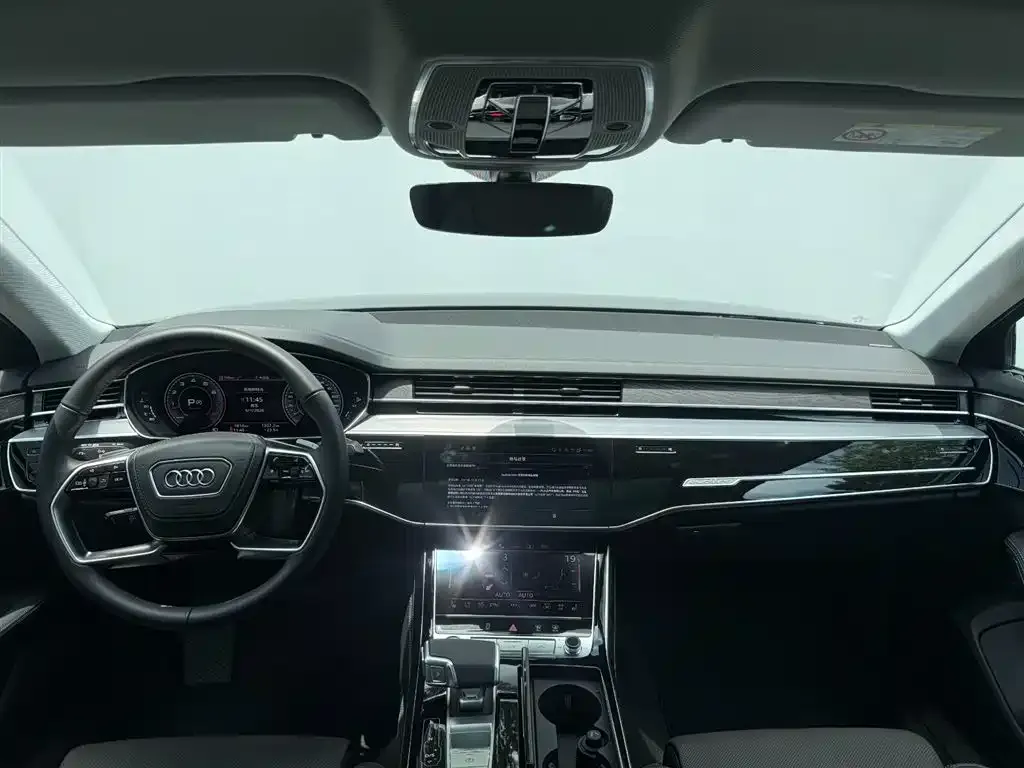 Audi A8 — фото 10