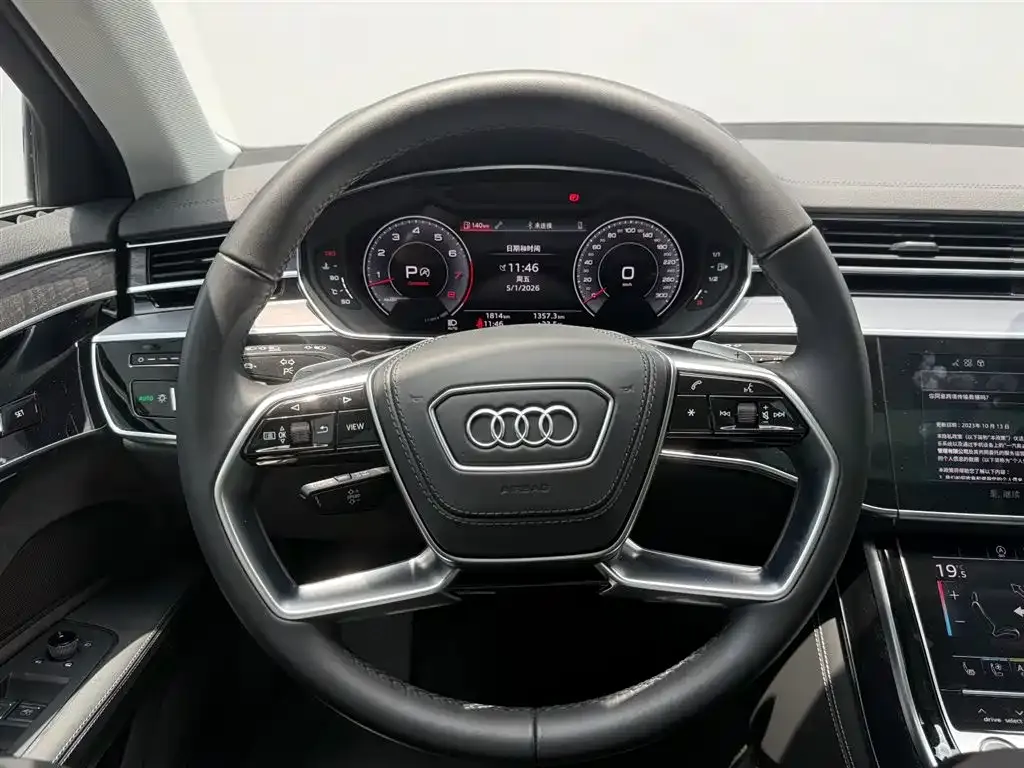 Audi A8 — фото 8