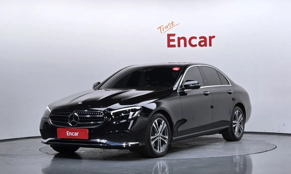 Mercedes-Benz E-Class — фото 1