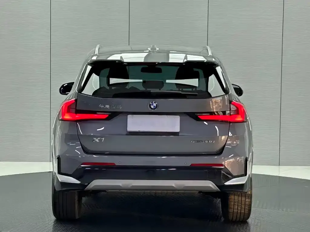 BMW X1 — фото 5