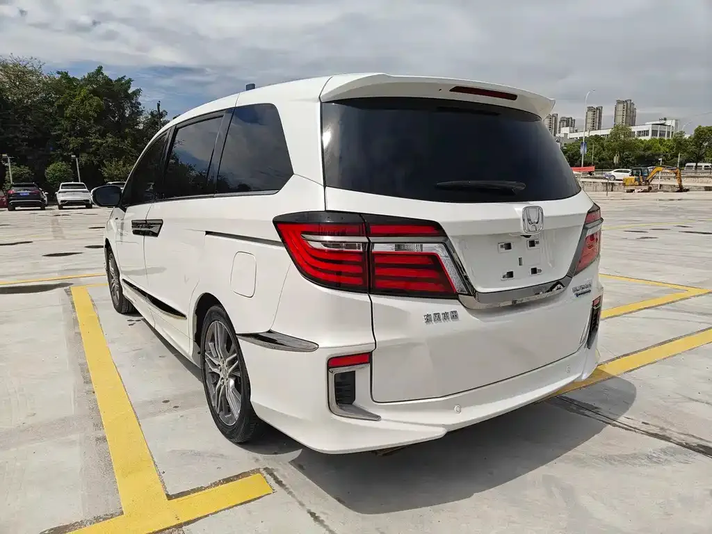 Honda Elysion 2021 из CN, фото 6