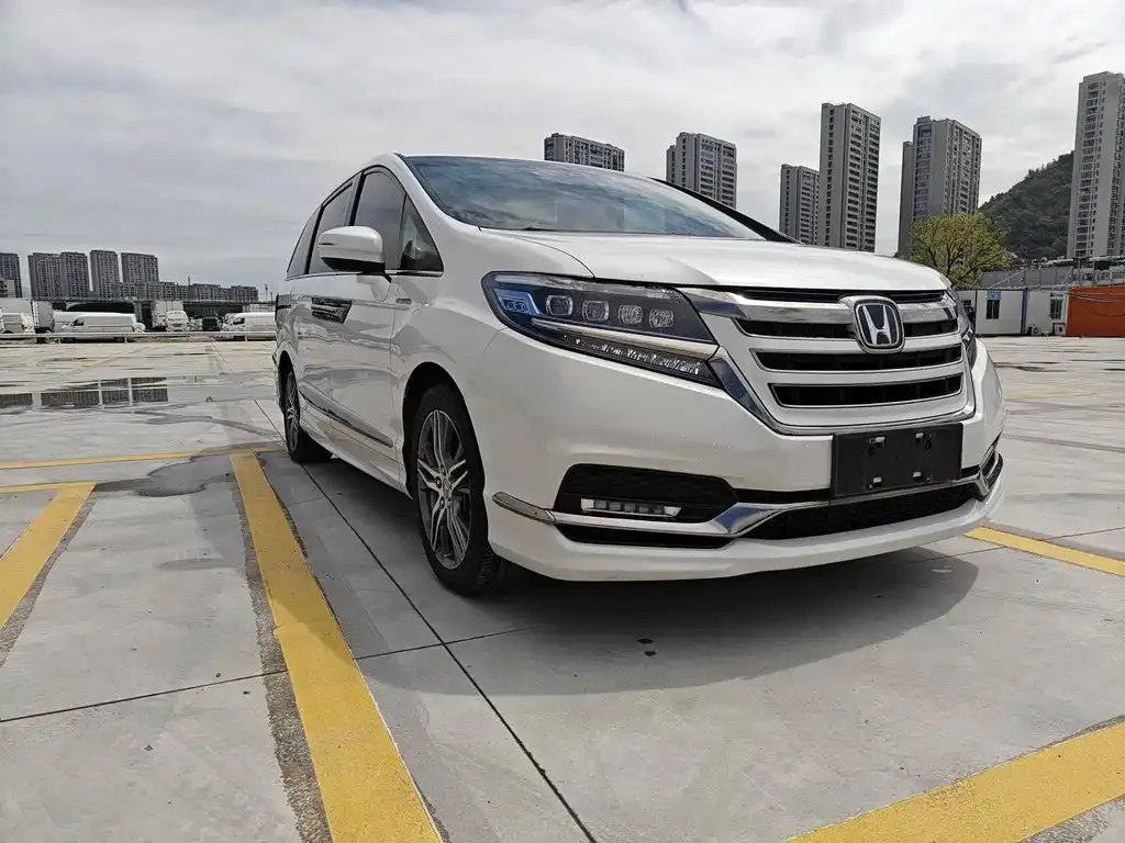 Honda Elysion 2021 из CN, фото 4