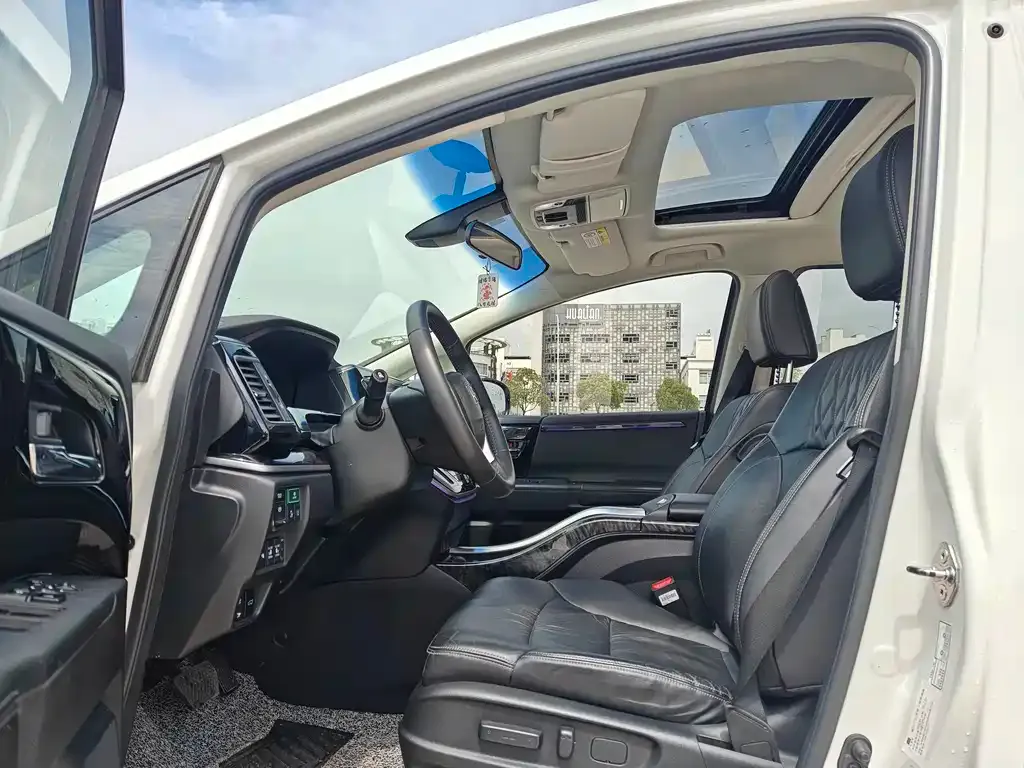 Honda Elysion 2021 из CN, фото 5