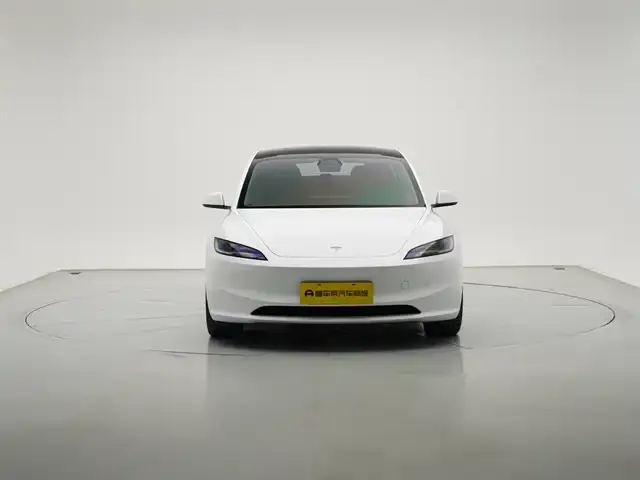 Tesla Model 3 — фото 7
