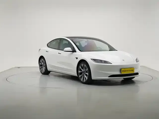 Tesla Model 3 — фото 9