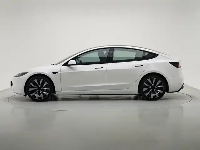Tesla Model 3 — фото 2