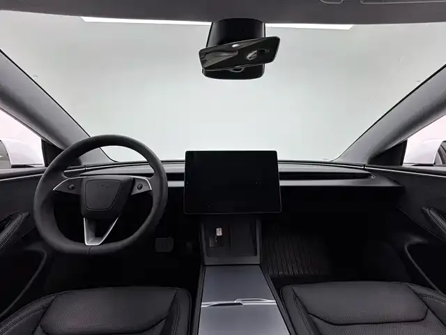 Tesla Model 3 — фото 8