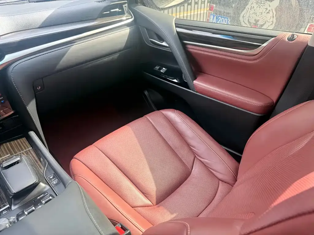 Lexus LX 2022 из CN, фото 10