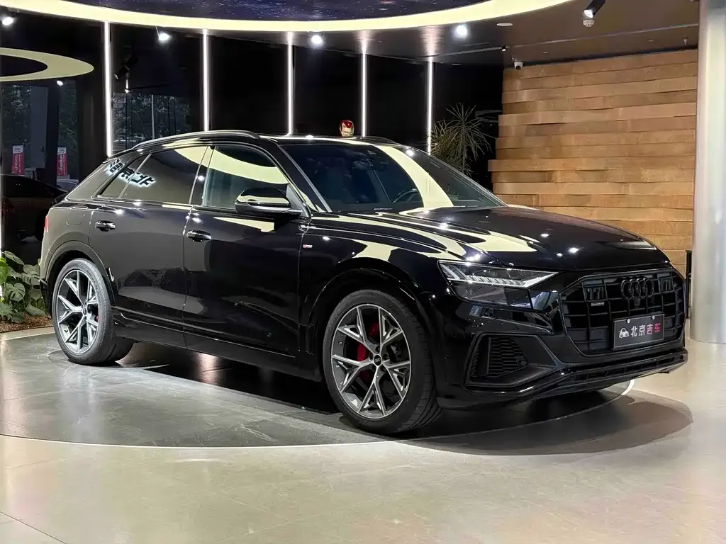 Audi Q8 2021 из CN, фото 3