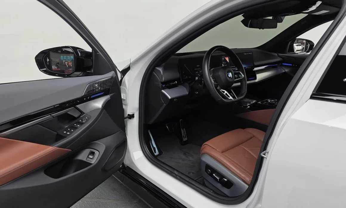 BMW 5-Series 2024 из KR, фото 5