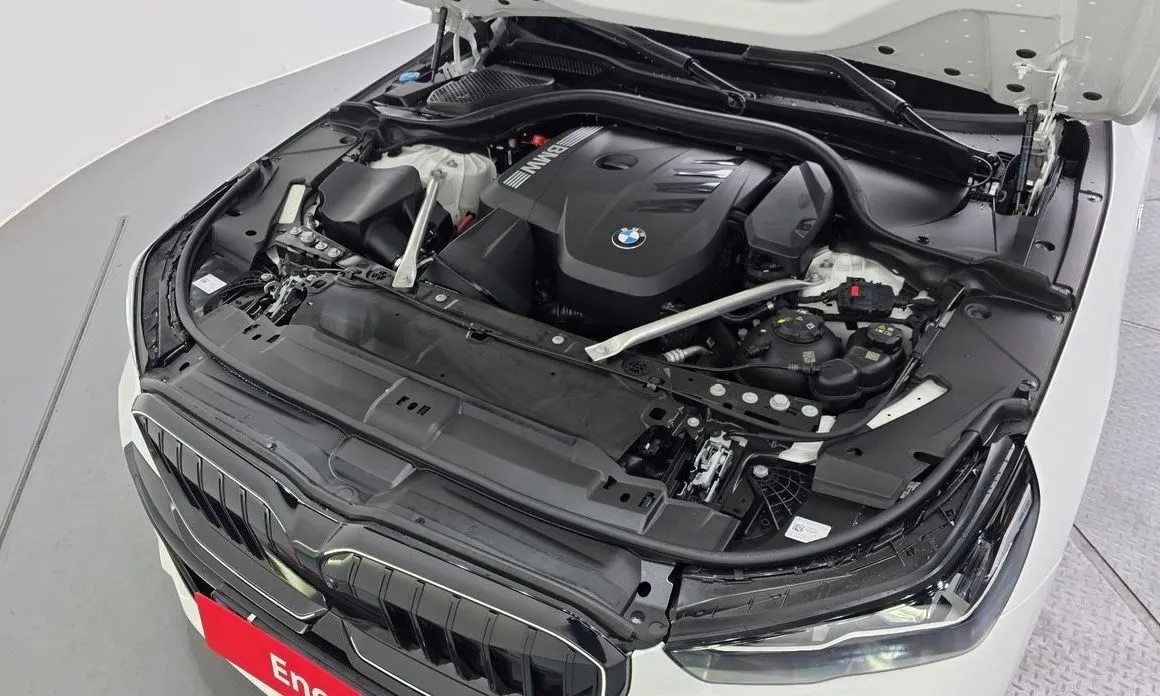 BMW 5-Series 2024 из KR, фото 10