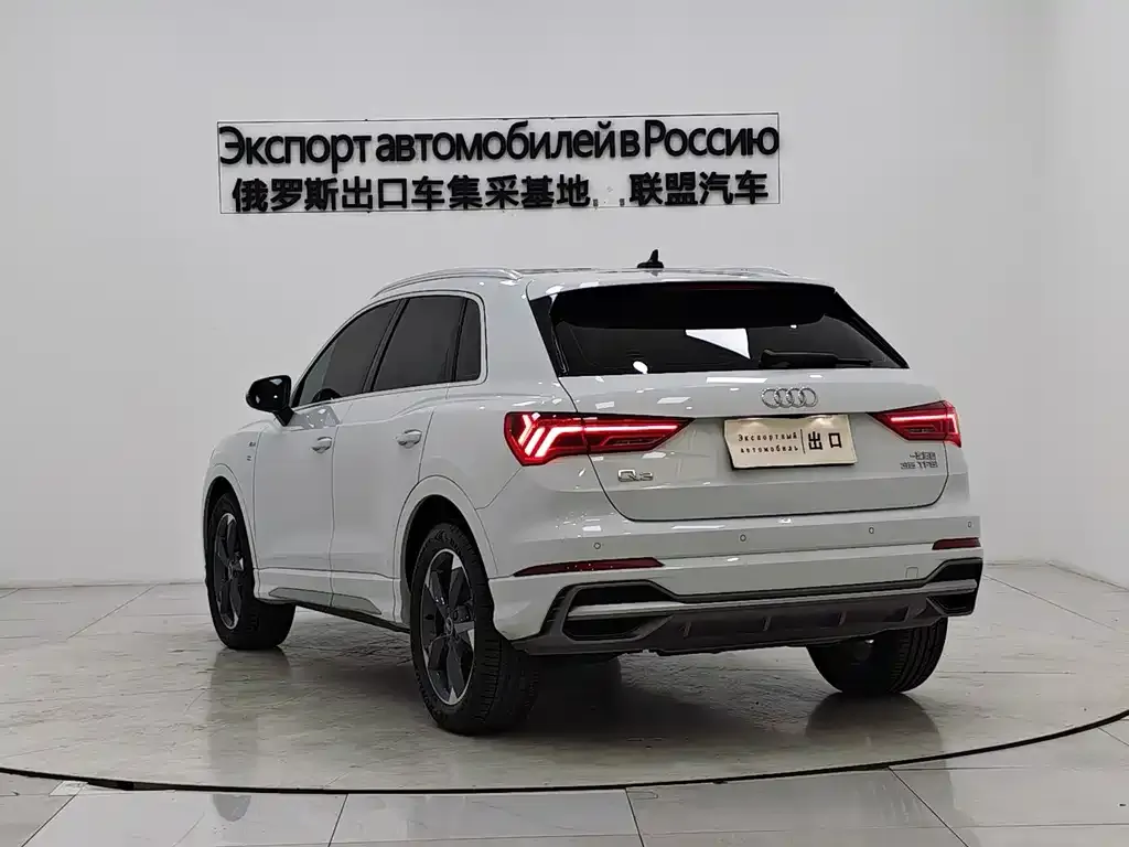 Audi Q3 — фото 8
