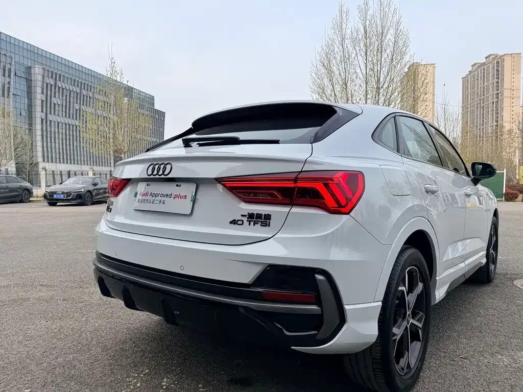 Audi Q3 Sportback — фото 7