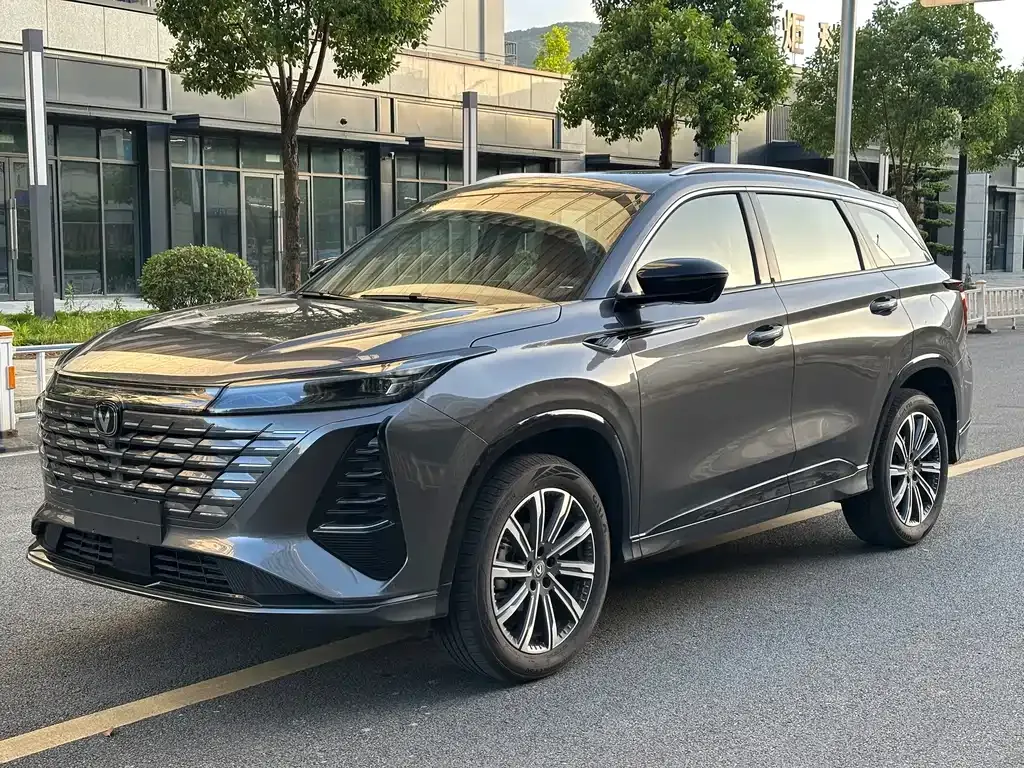 Changan CS75PLUS — фото 1