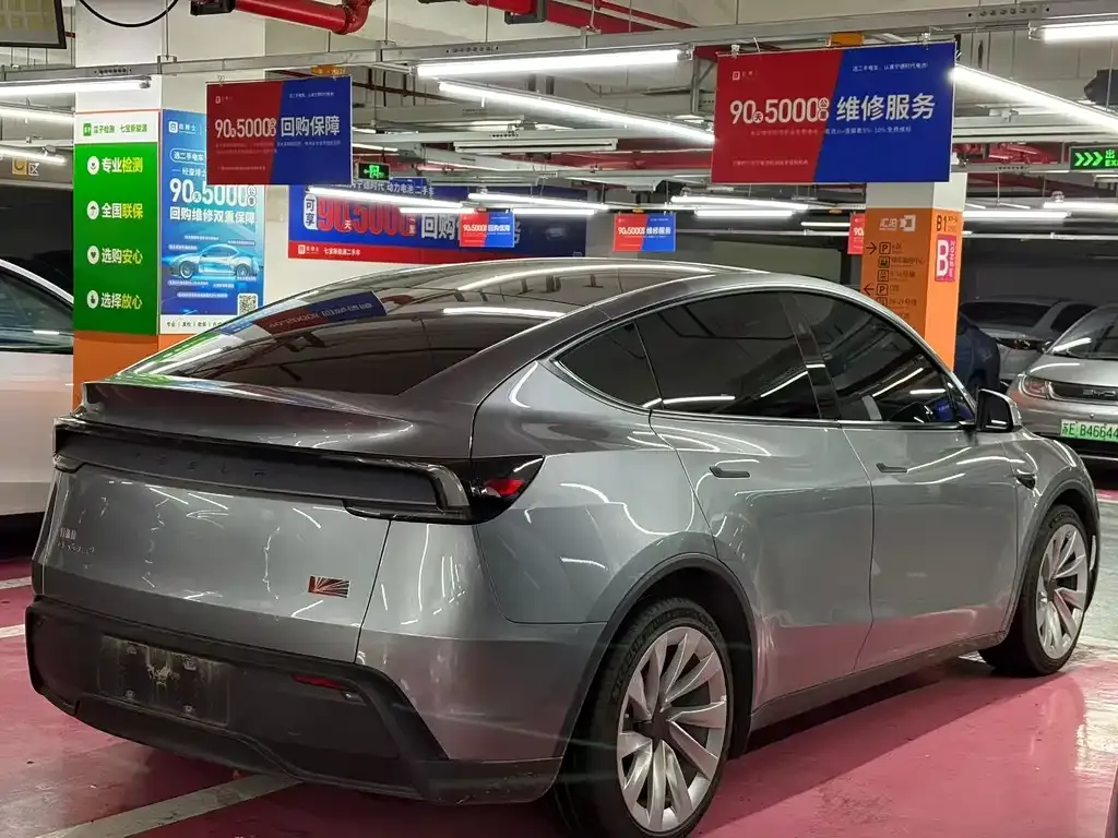 Tesla Model Y — фото 8