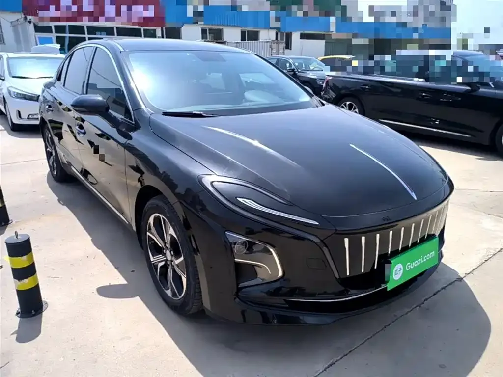 Hongqi E-QM5 — фото 4