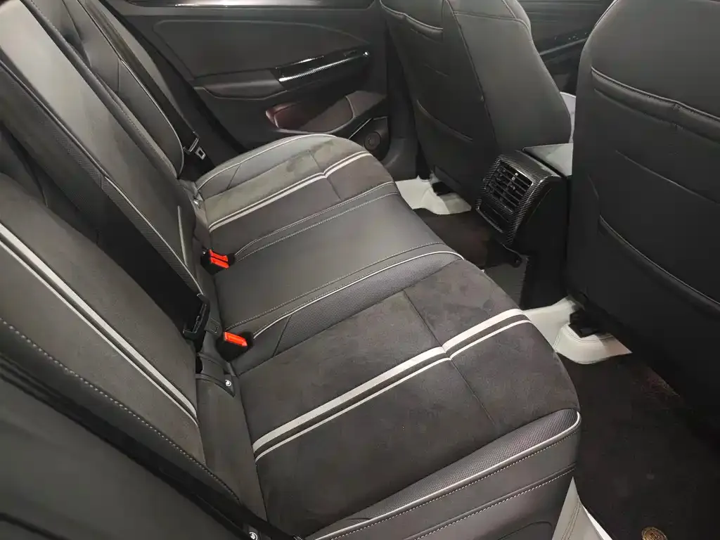 Volkswagen Golf 2021 из CN, фото 3