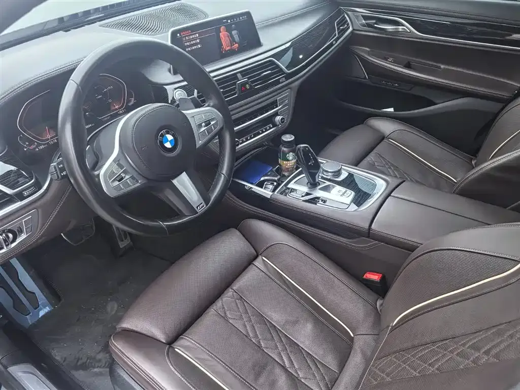 BMW 7 Series 2021 из CN, фото 10