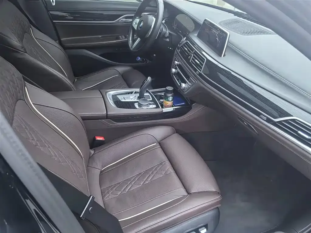 BMW 7 Series 2021 из CN, фото 9