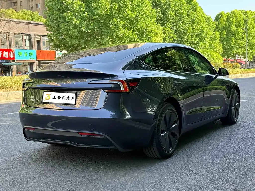 Tesla Model 3 — фото 8