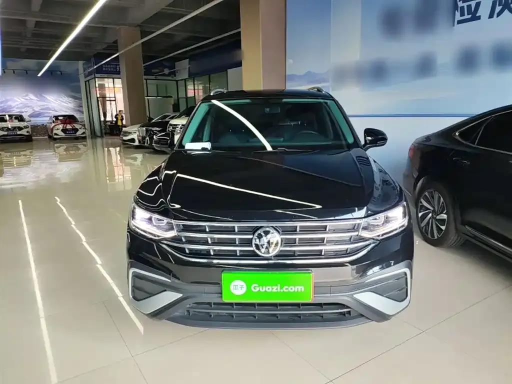 Volkswagen Tiguan L — фото 3