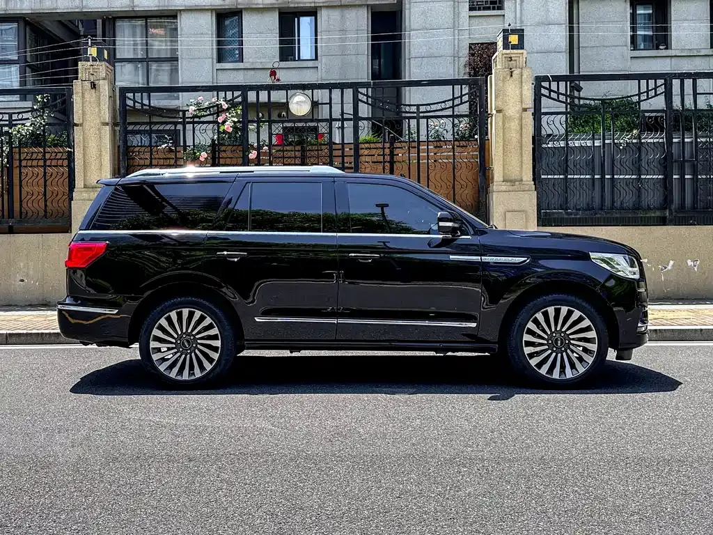 Lincoln Navigator 2021 из CN, фото 10