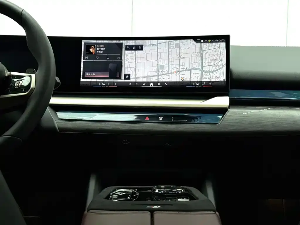 BMW 5 Series 2025 из CN, фото 10