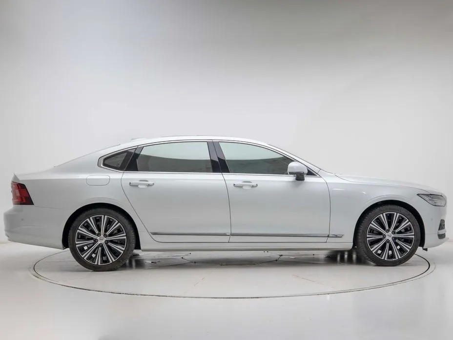 Volvo S90 2023 из KR, фото 2