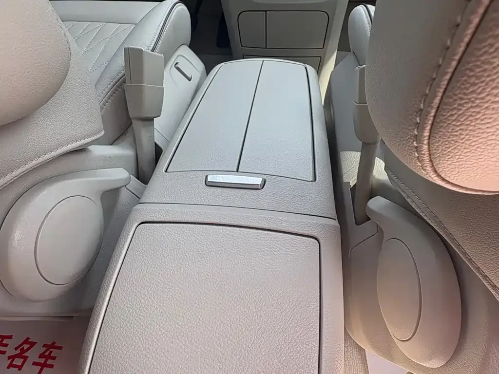 Buick GL8 2021 из CN, фото 2