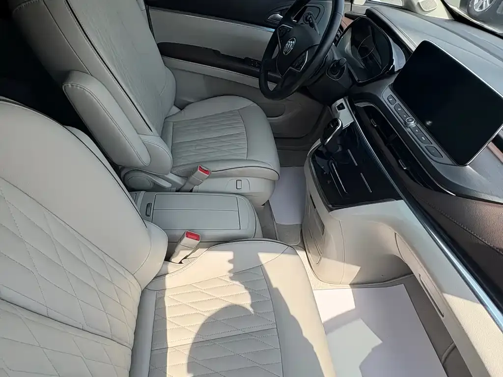 Buick GL8 2021 из CN, фото 8