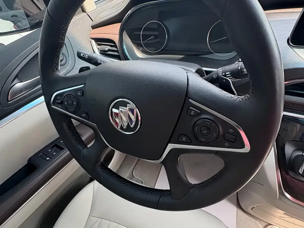 Buick GL8 2021 из CN, фото 9