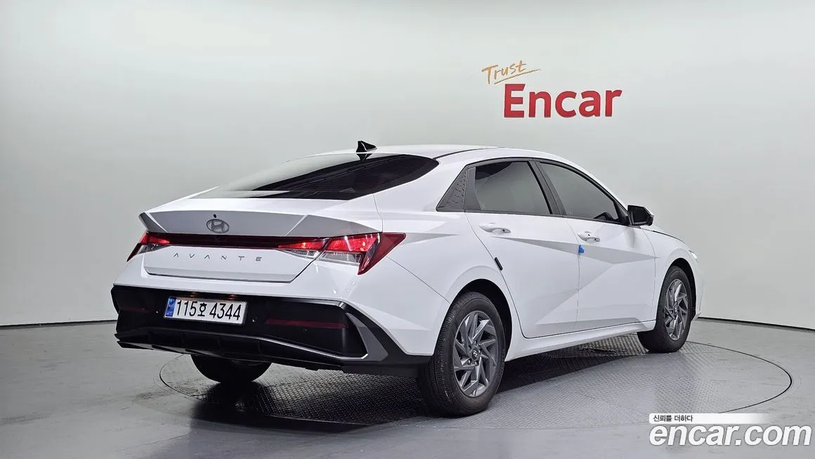 Hyundai AVANTE — фото 2