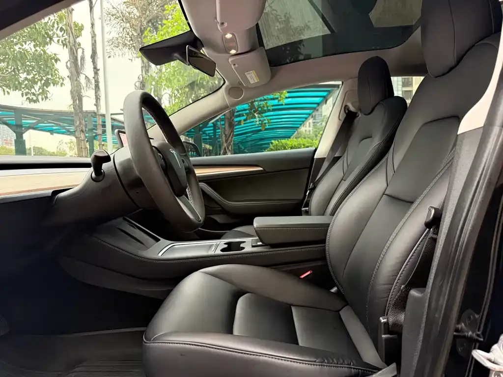 Tesla Model 3 — фото 4
