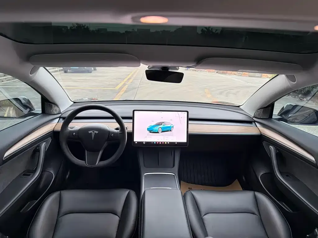 Tesla Model 3 — фото 5