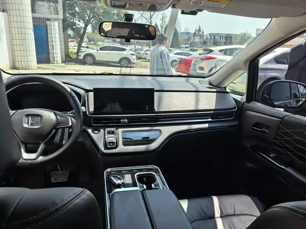 Honda Odyssey — фото 10