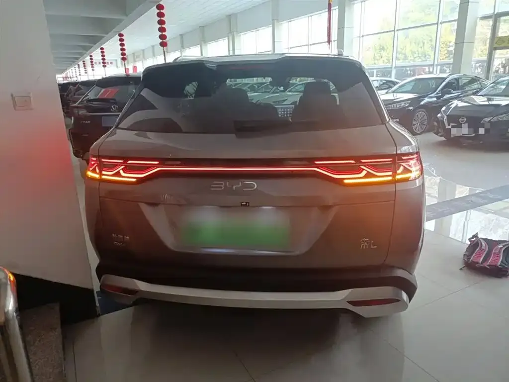 BYD L DM-i — фото 2