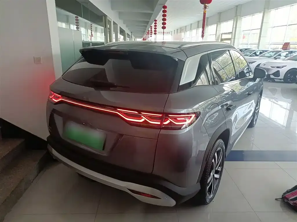 BYD L DM-i — фото 4