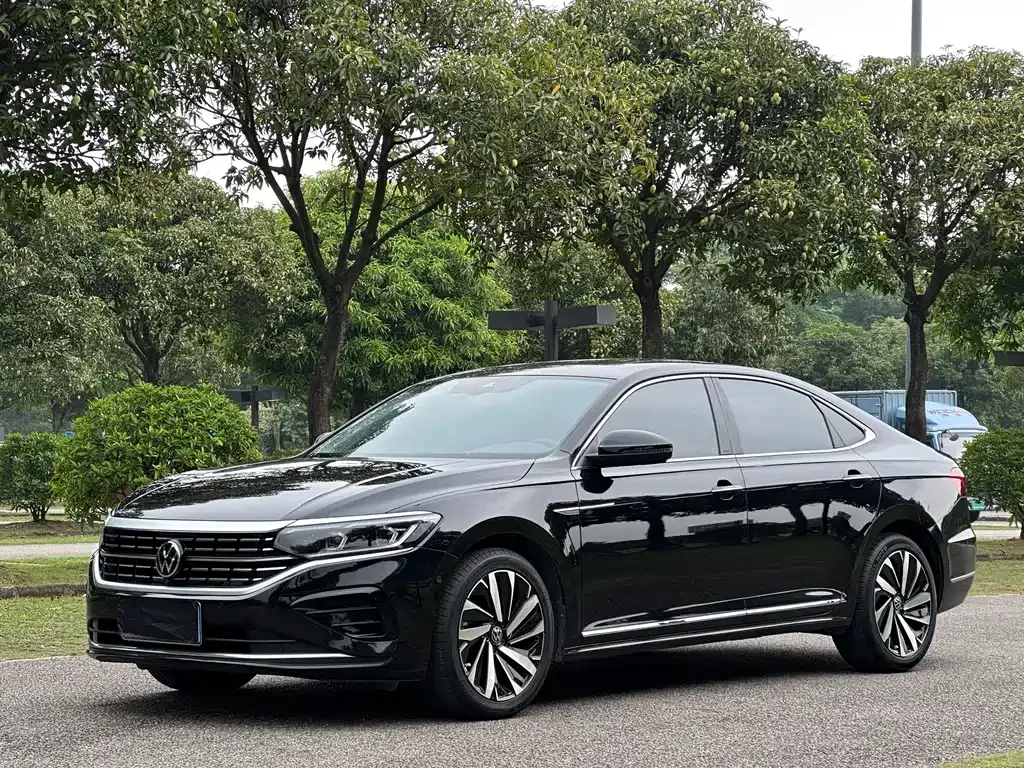 Volkswagen Passat — фото 1