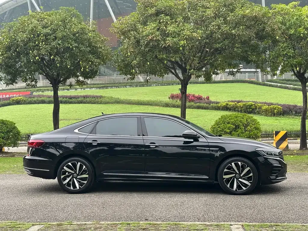 Volkswagen Passat — фото 6